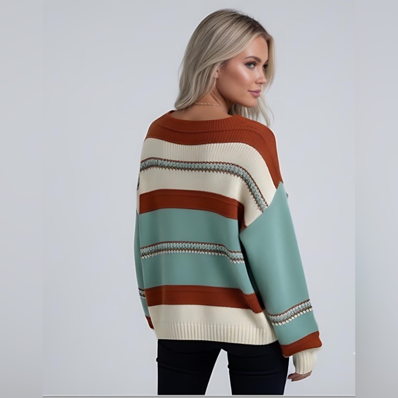 Striped Design Sweater with a V-neck - Picture 4 of 10
